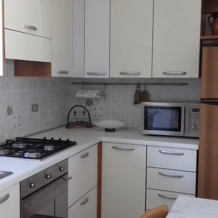 Apartment Champion
